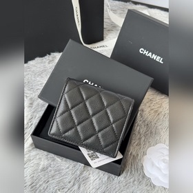 Новинка： компактный кошелек Chanel с