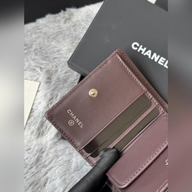 Новинка： компактный кошелек Chanel с 