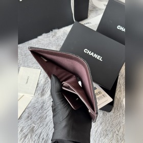 Новинка： компактный кошелек Chanel с 