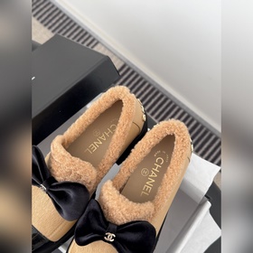 Версия из натурального меха Chanel 25K