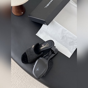Chanel 25P Новые сандалии Double C Вес