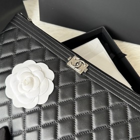 Оригинальная сумочка Chanel из кожи я