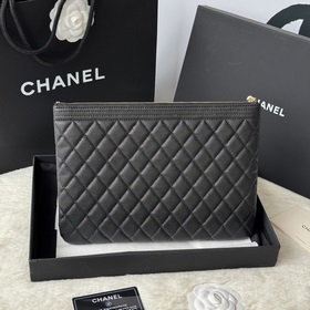 Оригинальная сумочка Chanel из черной
