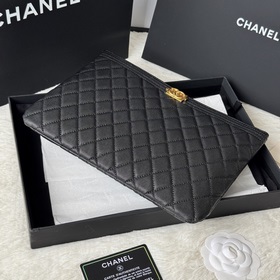 Оригинальная сумочка Chanel из черной