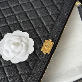 Оригинальная сумочка Chanel из черной