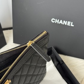 Оригинальная сумочка Chanel из черной