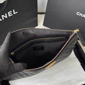 Оригинальная сумочка Chanel из черной