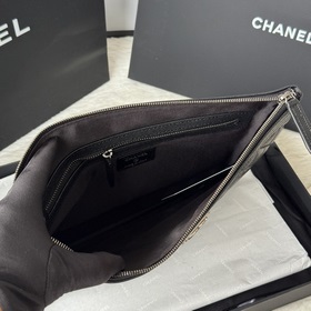 Оригинальная сумочка Chanel из черной