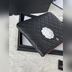 В коллекции бестселлеров Chanel предст