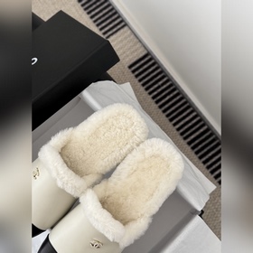 Новые меховые тапочки Chanel 25K! Э