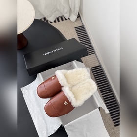 Новые меховые тапочки Chanel 25K! Э