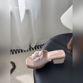 Новая коллекция тапочек Chanel весна/л