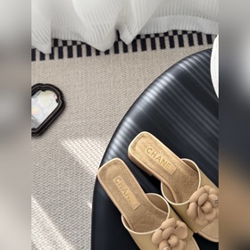 Новая коллекция тапочек Chanel весна/л