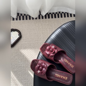 Новая коллекция тапочек Chanel весна/л