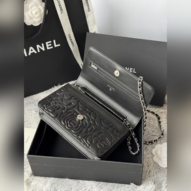 Chanel Camellia - WOC Fortune Bag Magn
