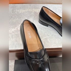 Лоферы Dior Timeless Flex — это новое 