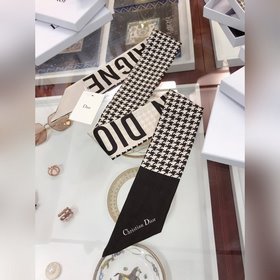 Шелковый шарф Dior с узором «гусиная л