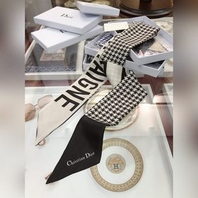 Шелковый шарф Dior с узором «гусиная л