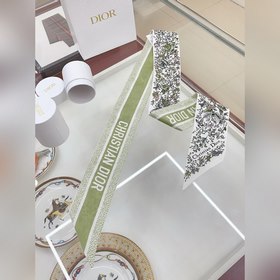 Новая модель Dior создает неповторимый