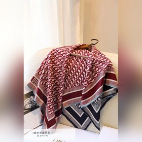 Новинка Этот 18-дюймовый шарф Dior Twi