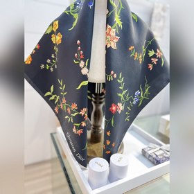 В новом бутике Dior представлены шелко