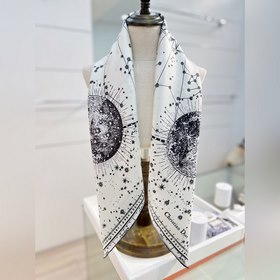 Этот шелковый квадратный шарф Dior Zod