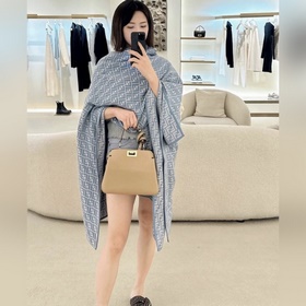 Шаль Fendi – воплощение роскоши на хо