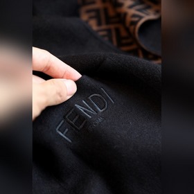 FENDl Двусторонняя накидка из шерсти к