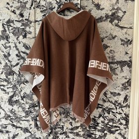 Плащ с капюшоном Fendi, изделие высшег