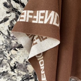 Плащ с капюшоном Fendi, изделие высшег