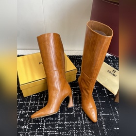 Ботинки Fendi 25SS с круглым носком. 