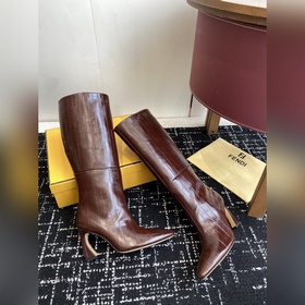 Ботинки Fendi 25SS с круглым носком. 