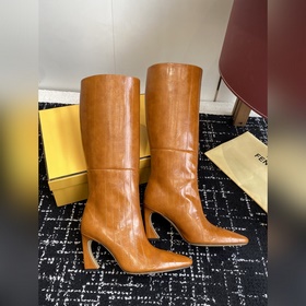 Ботинки Fendi 25SS с круглым носком. 