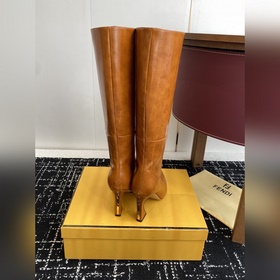 Ботинки Fendi 25SS с круглым носком. 