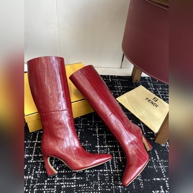 Ботинки Fendi 25SS с круглым носком. 