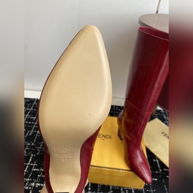 Ботинки Fendi 25SS с круглым носком. 