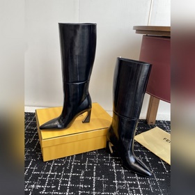 Ботинки Fendi 25SS с круглым носком. 