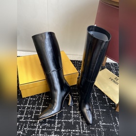 Ботинки Fendi 25SS с круглым носком. 