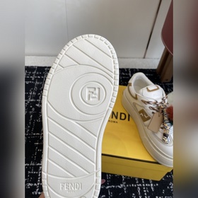Fendi 25SS Thick-Sole Match Series Cas