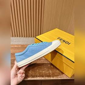 FENDI Новые низкие кроссовки в стиле «