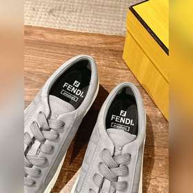 FENDI Новые низкие кроссовки в стиле «