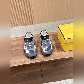 FENDI Новые спортивные туфли винтажном