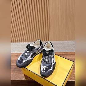 FENDI Новые спортивные туфли винтажном