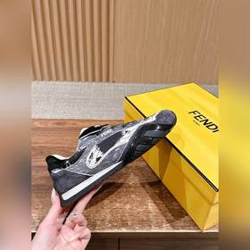 FENDI Новые спортивные туфли винтажном