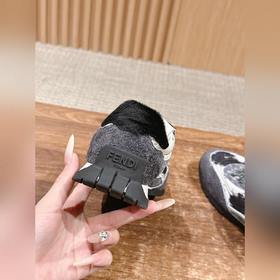 FENDI Новые спортивные туфли винтажном
