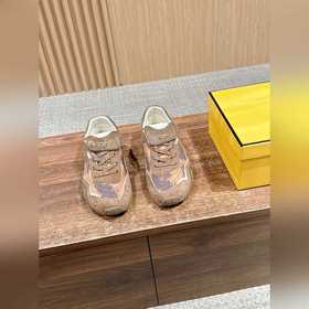 FENDI Новые спортивные туфли винтажном