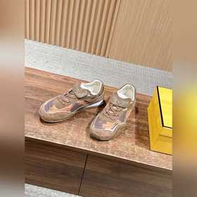 FENDI Новые спортивные туфли винтажном