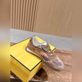 FENDI Новые спортивные туфли винтажном