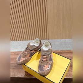 FENDI Новые спортивные туфли винтажном