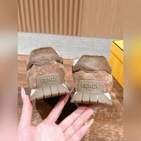 FENDI Новые спортивные туфли винтажном